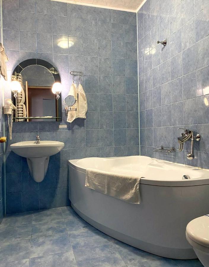 Lemon Otel Drogobych Dış mekan fotoğraf