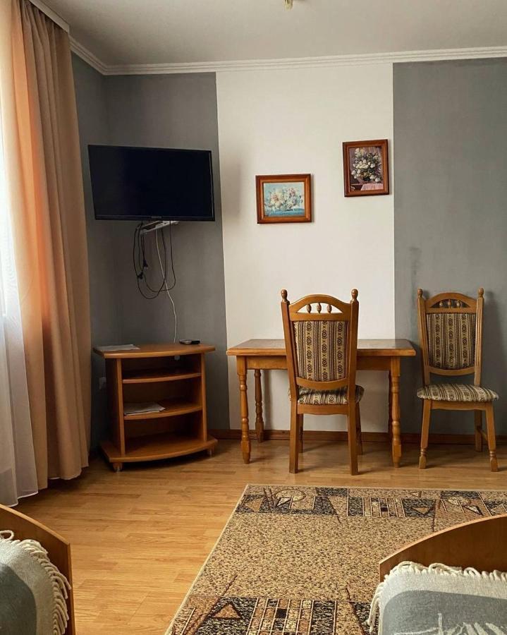 Lemon Otel Drogobych Dış mekan fotoğraf